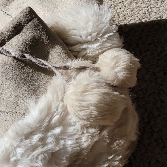 Airwalk Suede Pom Pom Moccasin Boots Aztec fur Trim / Lined 6 Native American - Picture 7 of 9